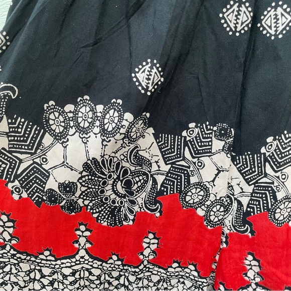 Angie woman’s romper black red and beige print. Pockets!! Adjustable straps - Picture 12 of 13